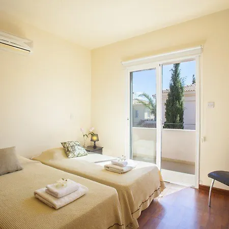 Blue Water With Extra Large Private Pool Protaras 75 * Paralimni