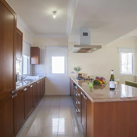 Blue Water With Extra Large Private Pool Protaras 75 * Paralimni
